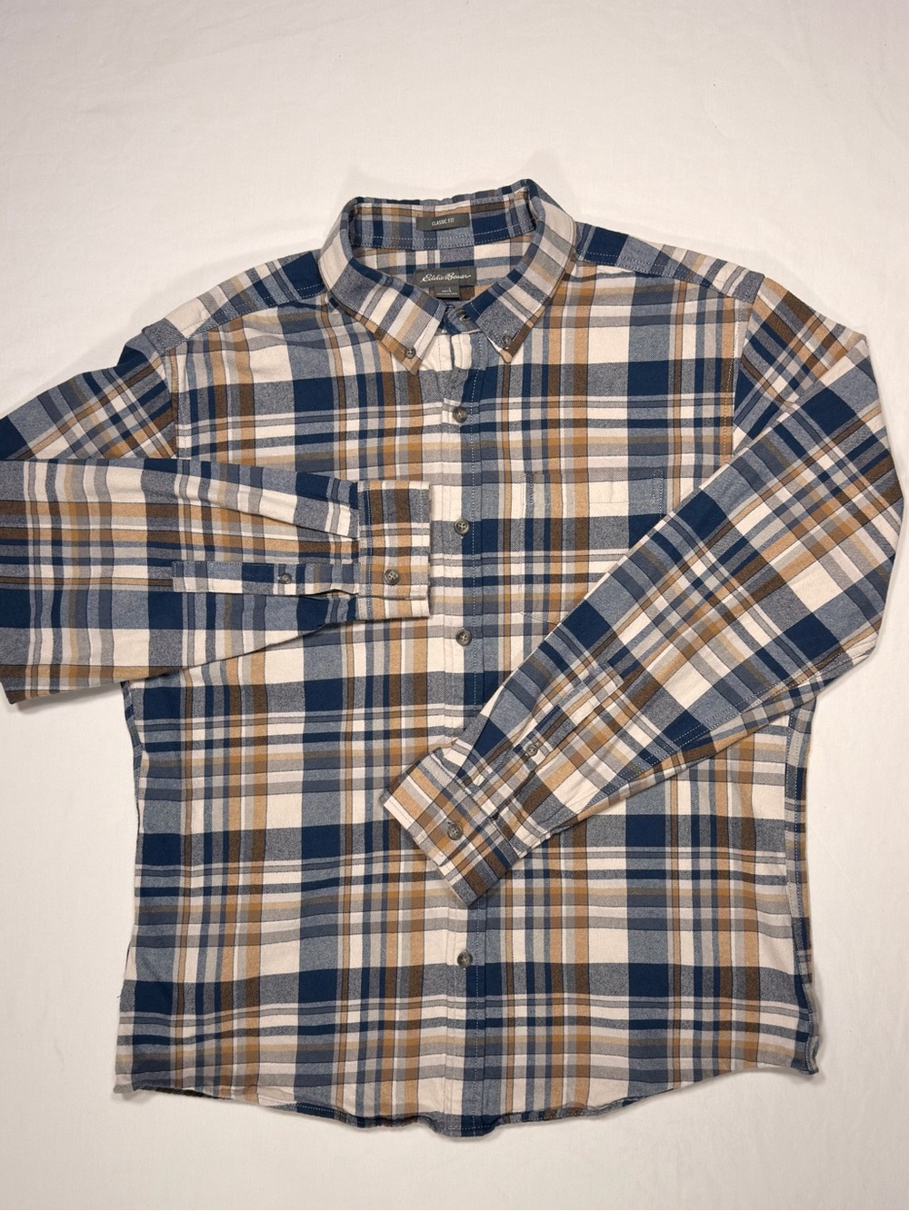 Eddie Bauer Men’s Large Blue Tan Plaid Flannel Button Down Shirt Classic Fit